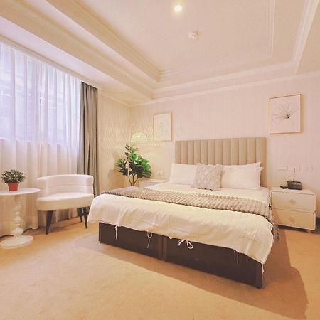 Meworld Hotel - Sanchong Taipei Eksteriør billede