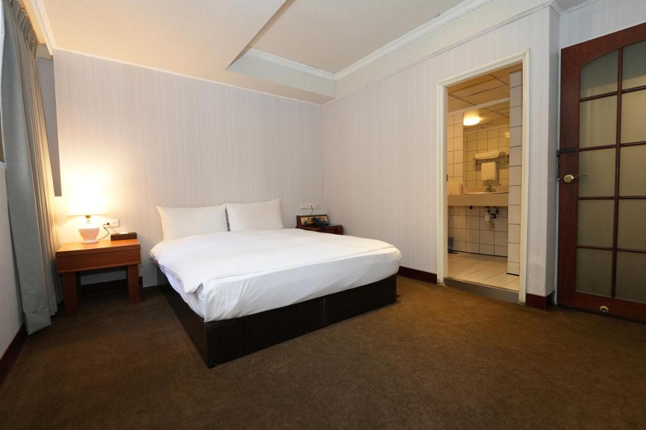 Meworld Hotel - Sanchong Taipei Eksteriør billede