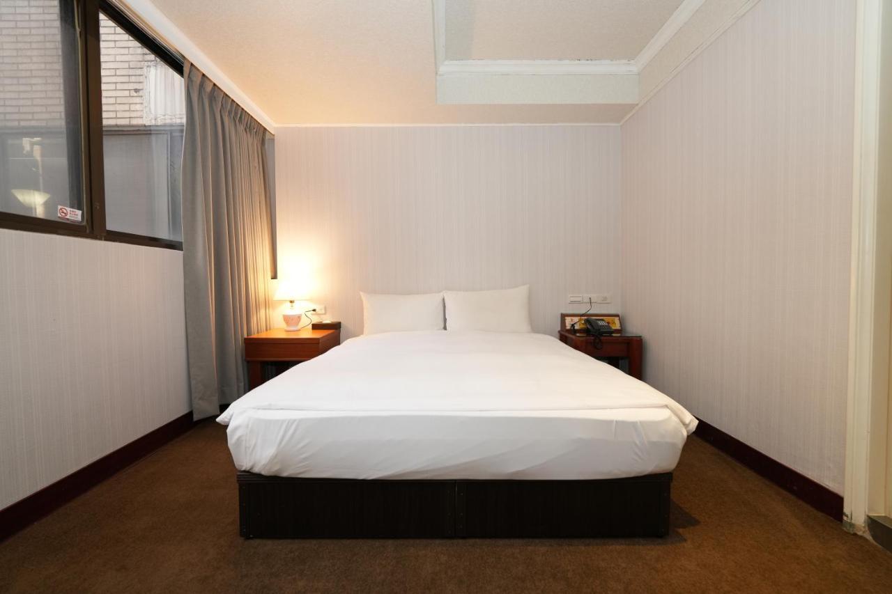 Meworld Hotel - Sanchong Taipei Eksteriør billede